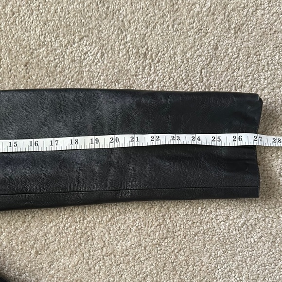 St. John Collection Embossed Soft Genuine Leather Gold Buckle Detail Women’s P - Picture 11 of 16